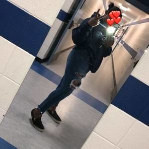 Meet your Posher, Aleya